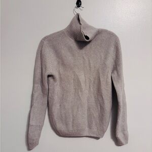Maison Montagut gray Cashmere turtleneck sweater.  Long sleeves, 100% cashmere.
